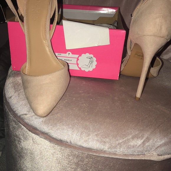Cute Nude Heels!! - Picture 3 of 3
